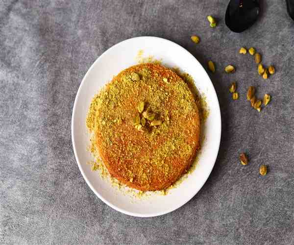 Kunafa with Cream and Pistachios